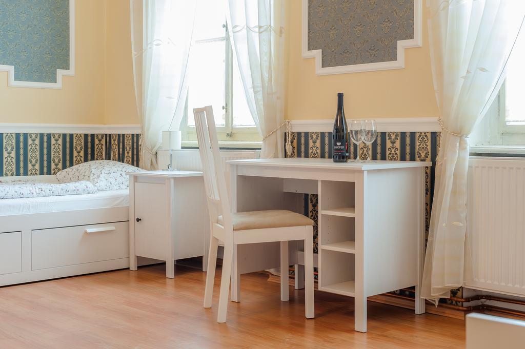 Vinarske Apartmany Зноймо Екстериор снимка